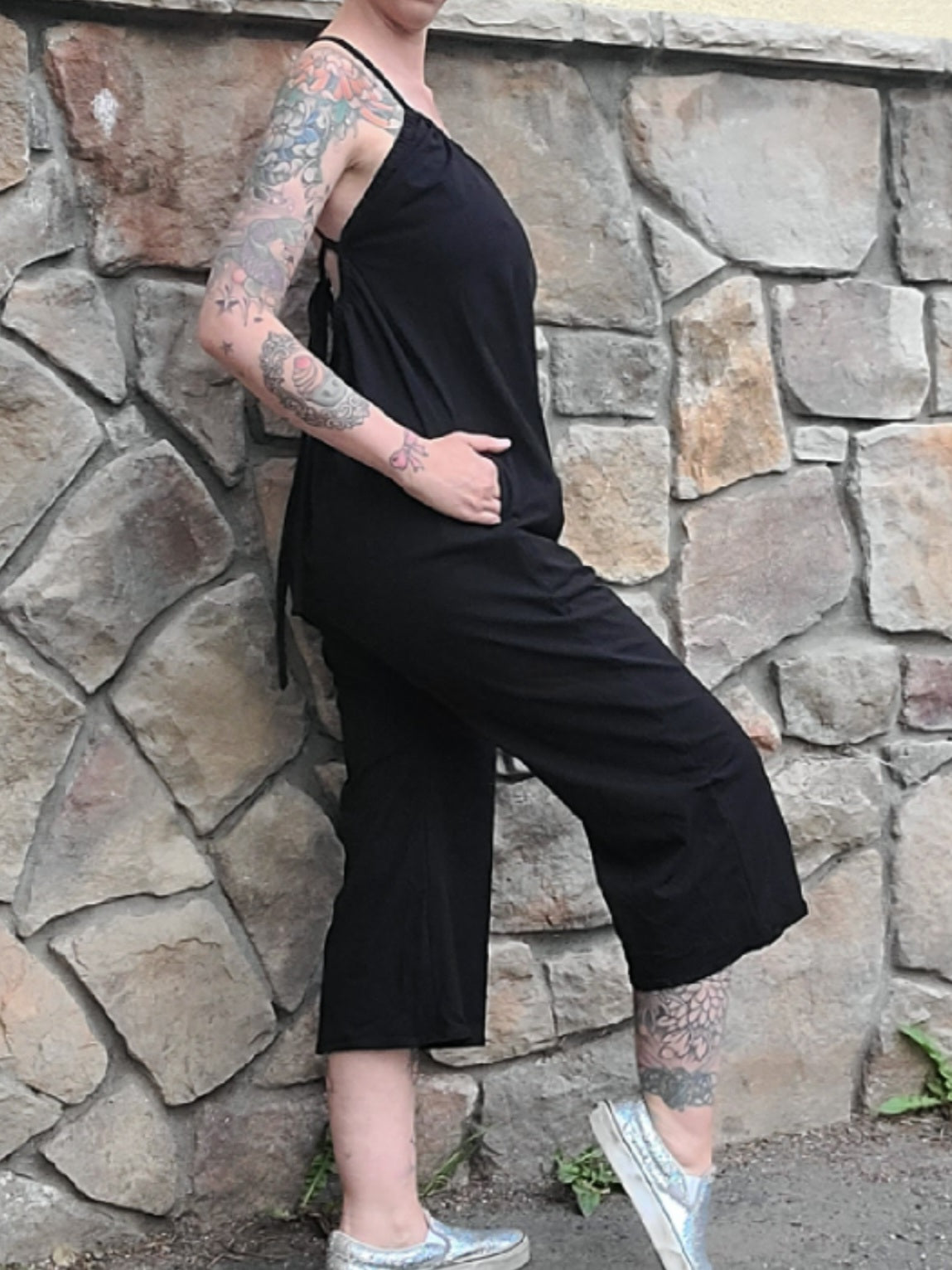 Black capri sales romper